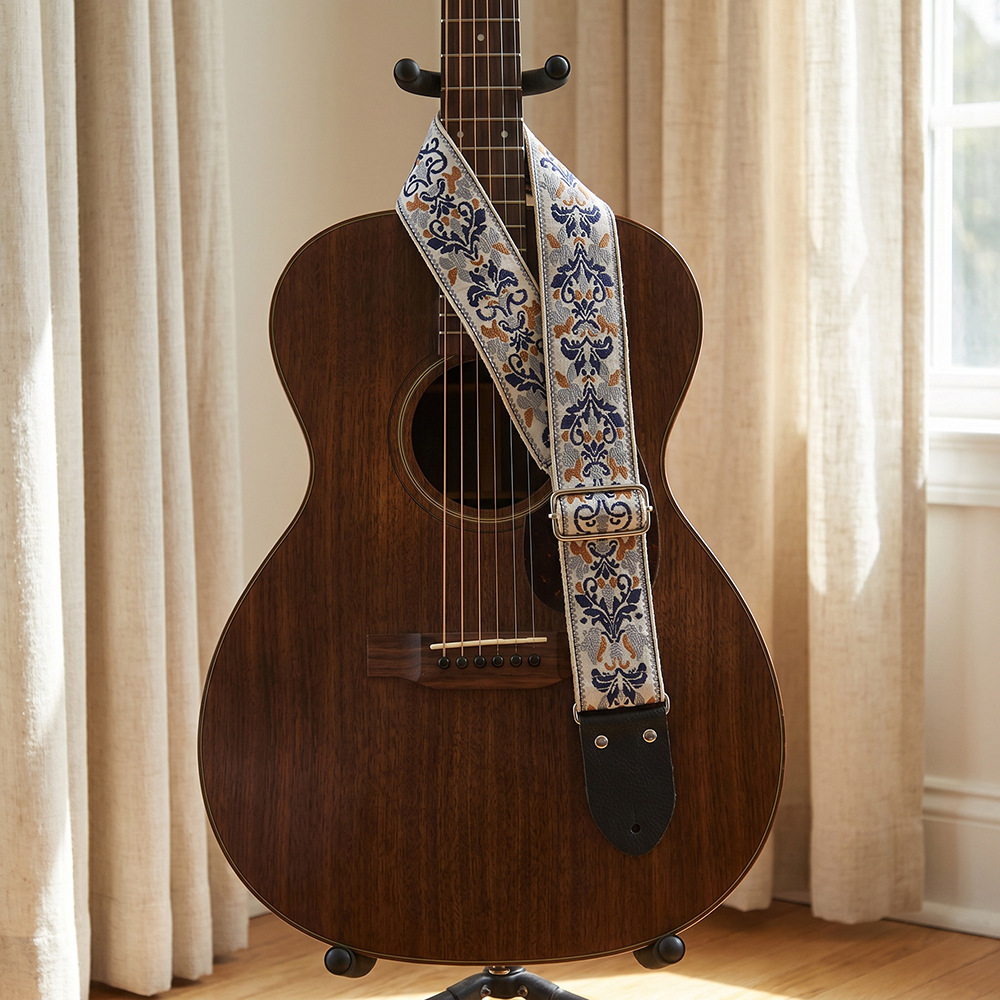 Beige‑Blue Vintage Embroidered - Musical Instrument Band recension och pris