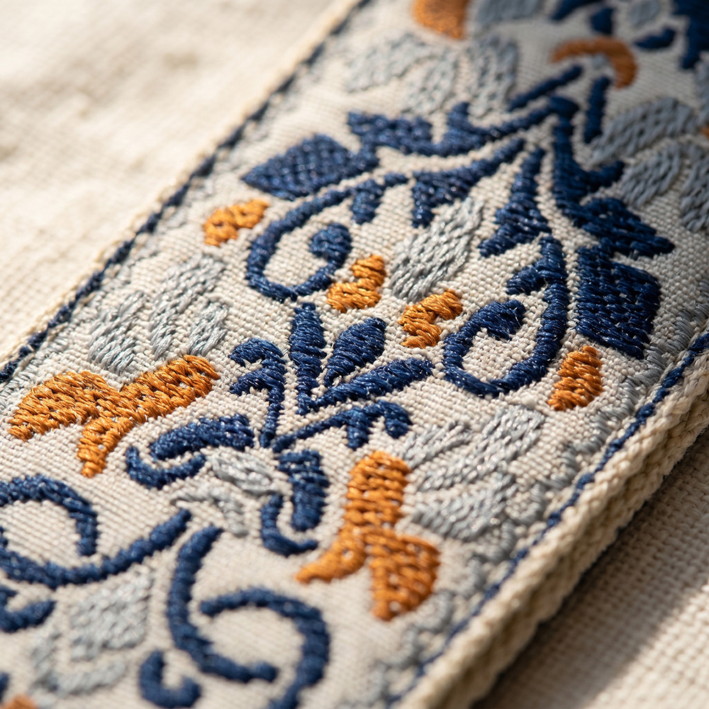 Beige‑Blue Vintage Embroidered - Musical Instrument Band recension och pris
